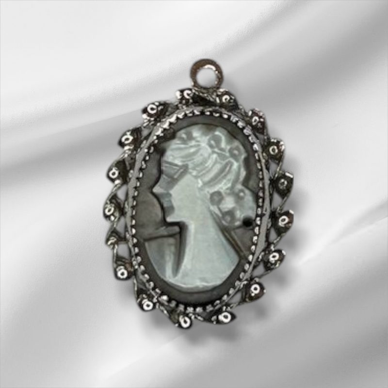 Sterling Silver Oval Cameo Pendant 3/4" x 1/2"