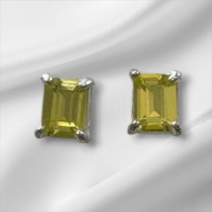 Sterling Silver Pierced Stud Earrings w/Green Stone