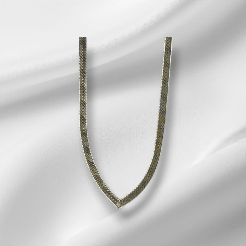 Stunning Sterling Silver Serpentine "V" Shaped Necklace 18"