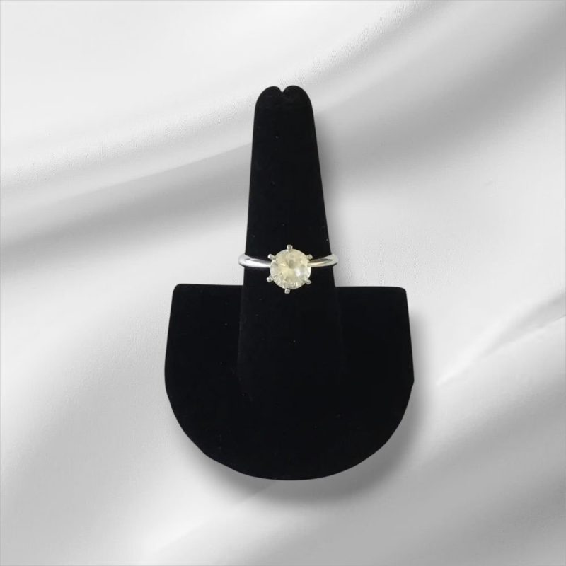 Sterling Silver Ring w/Round CZ Stone, Size 8