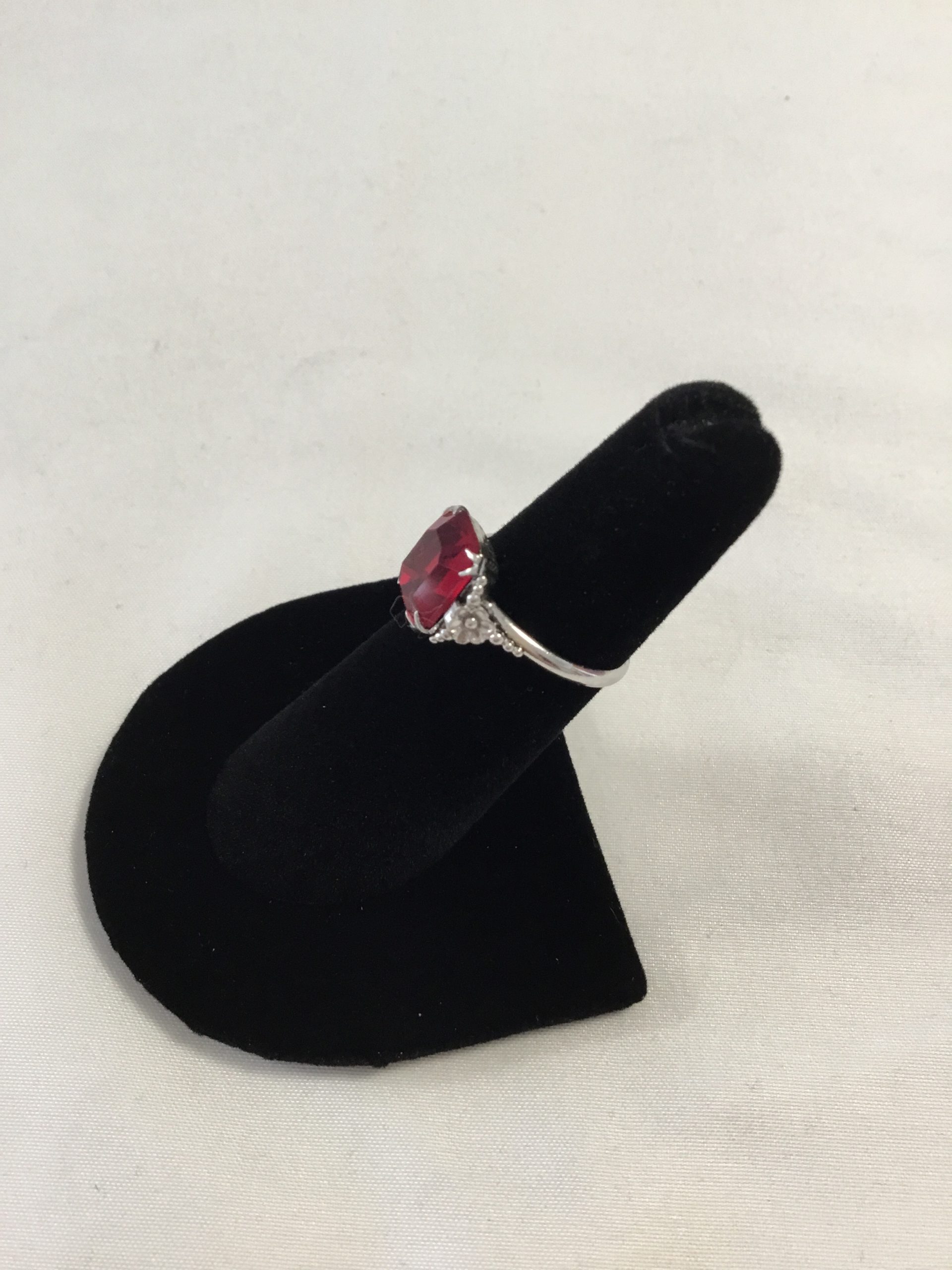 Sterling Silver Ring w/Red Stone, Size 6 - STUNNING - Image 5